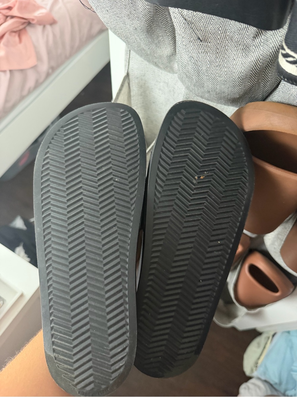 MCM Black Slides with Pink Logo Pattern - Picture 2 of 2